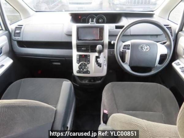 Used 2010 AT toyota noah ZRR70G Image[17]
