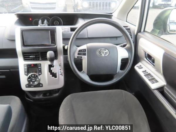 Used 2010 AT toyota noah ZRR70G Image[20]
