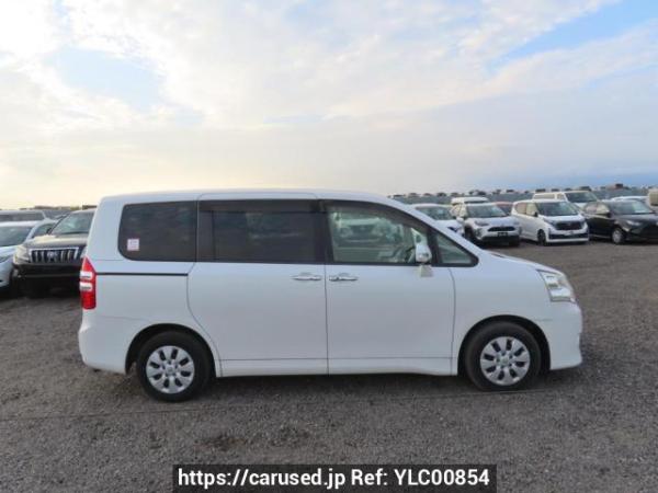 Used 2011 AT toyota noah ZRR70G Image[7]