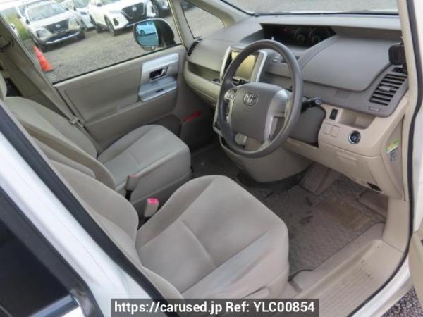 Used 2011 AT toyota noah ZRR70G Image[12]