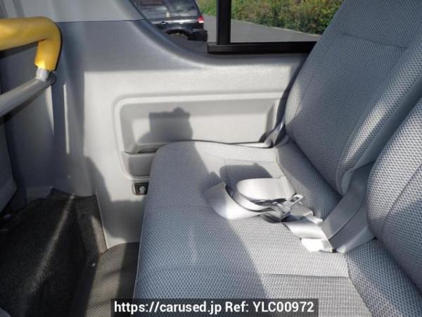 Used 2006 AT toyota regiusace-van TRH200K Image[16]