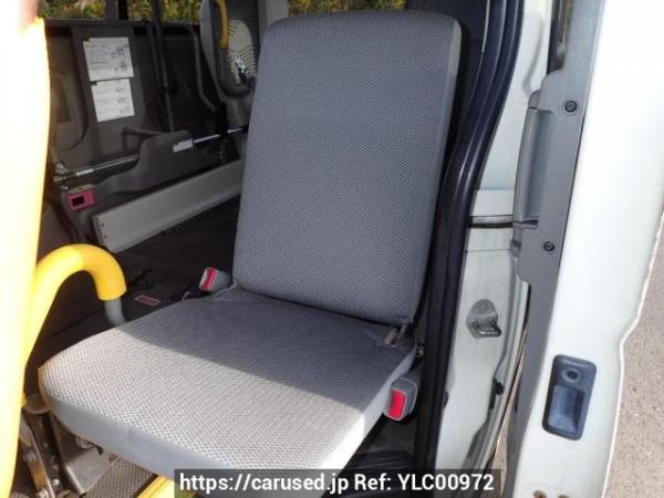 Used 2006 AT toyota regiusace-van TRH200K Image[18]
