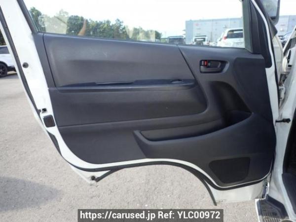 Used 2006 AT toyota regiusace-van TRH200K Image[21]