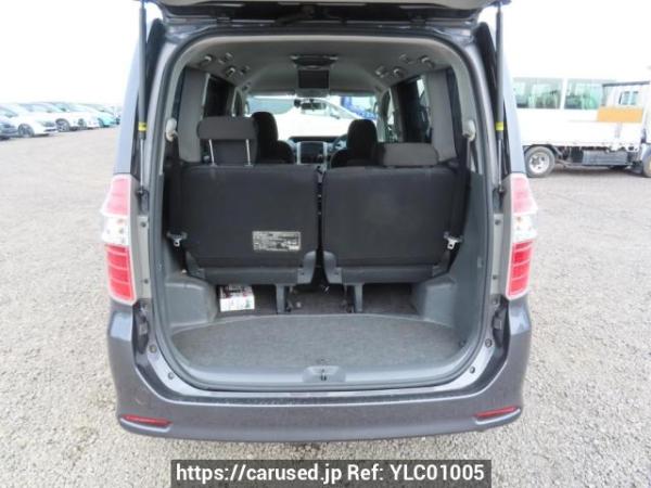 Used 2010 AT toyota noah ZRR70W Image[8]
