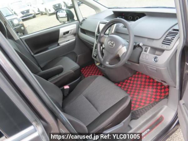 Used 2010 AT toyota noah ZRR70W Image[11]