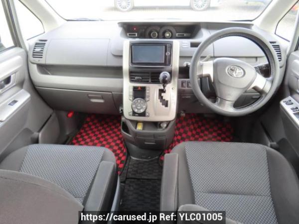 Used 2010 AT toyota noah ZRR70W Image[17]