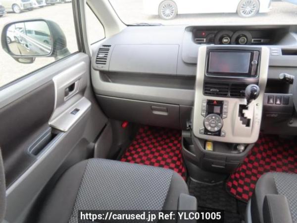 Used 2010 AT toyota noah ZRR70W Image[18]