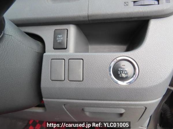 Used 2010 AT toyota noah ZRR70W Image[26]