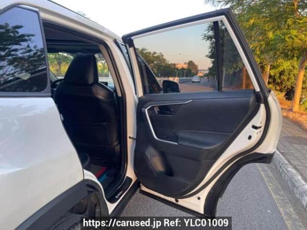 Used 2024 AT toyota rav4 CA64662GHEV Image[12]