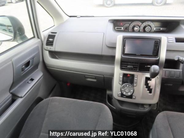 Used 2009 AT toyota noah ZRR70G Image[18]