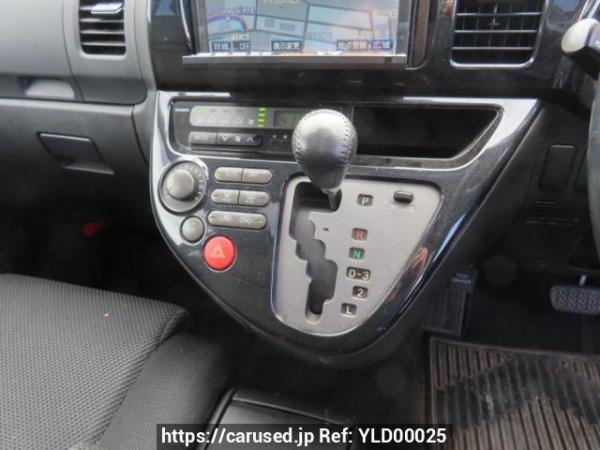 Used 2004 AT toyota wish ZNE10G Image[23]