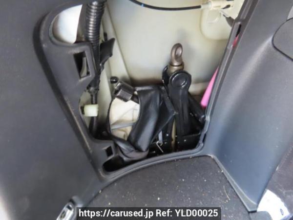 Used 2004 AT toyota wish ZNE10G Image[43]