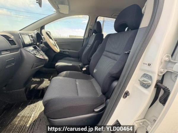 Used 2004 AT toyota wish ZNE10G Image[13]