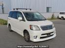Toyota Noah AZR60G