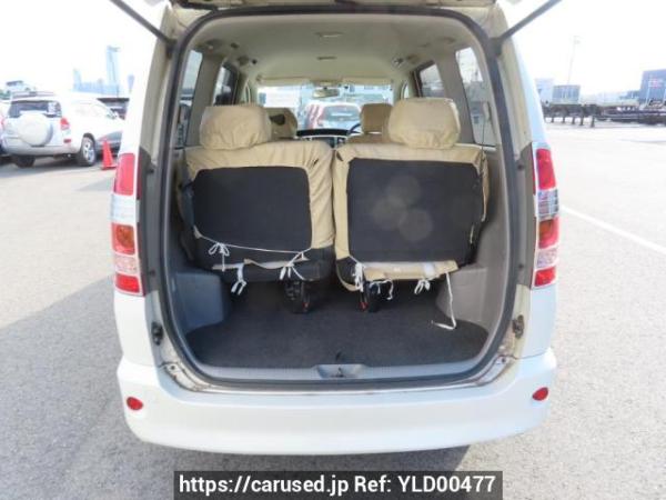 Used 2002 AT toyota noah AZR60G Image[8]