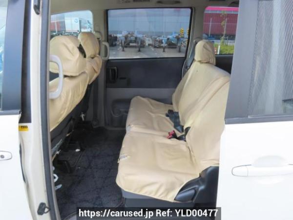 Used 2002 AT toyota noah AZR60G Image[15]
