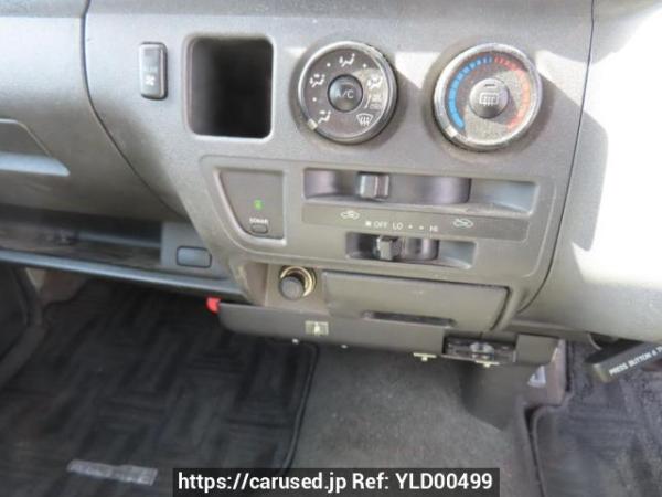 Used 2006 AT toyota regiusace-van KDH200V Image[28]