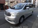Toyota Noah ZRR70G