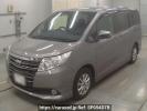 Toyota Noah ZWR80G