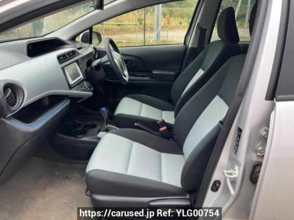 Used 2014 AT toyota aqua NHP10 Image[10]