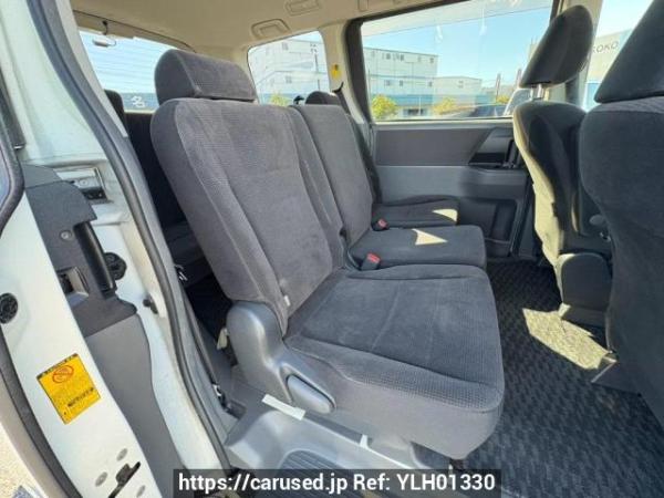 Used 2010 AT toyota voxy ZRR70G Image[14]