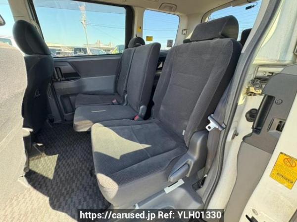 Used 2010 AT toyota voxy ZRR70G Image[15]