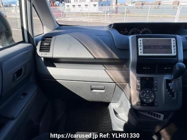 Used 2010 AT toyota voxy ZRR70G Image[19]