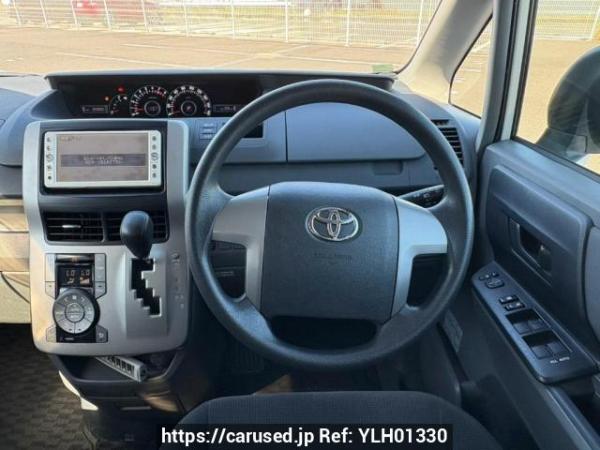 Used 2010 AT toyota voxy ZRR70G Image[20]