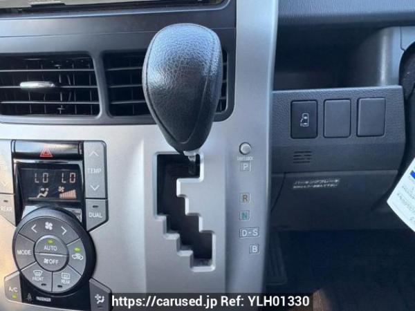 Used 2010 AT toyota voxy ZRR70G Image[24]