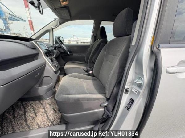 Used 2008 AT toyota voxy ZRR70G Image[13]