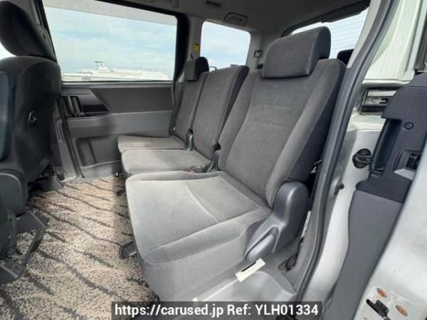 Used 2008 AT toyota voxy ZRR70G Image[15]