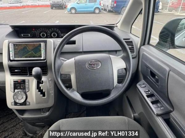 Used 2008 AT toyota voxy ZRR70G Image[20]