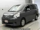Toyota Noah ZRR70G
