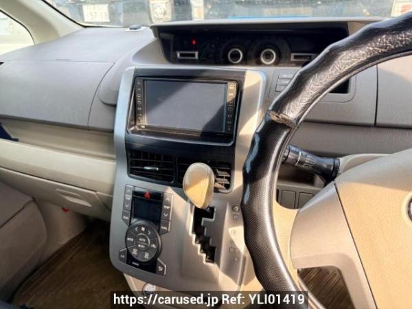 Used 2007 AT toyota noah ZRR70G Image[9]