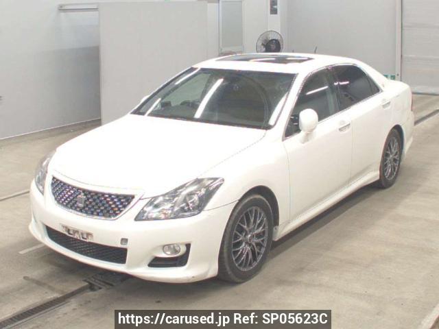 2008 Toyota Crown GRS204