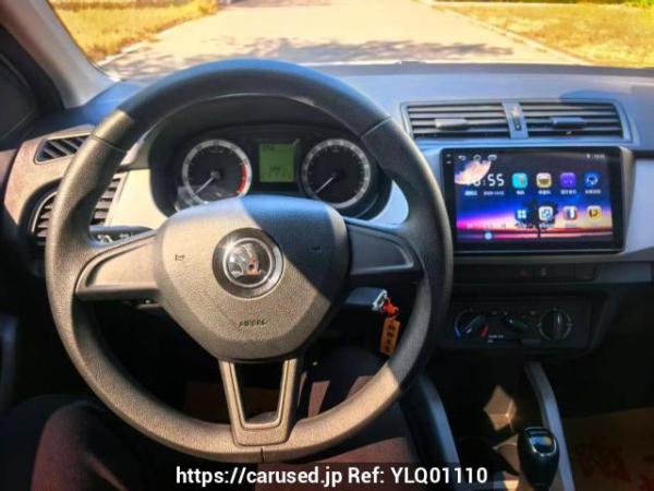 Used 2018 AT skoda fabia SVW71418HR Image[18]