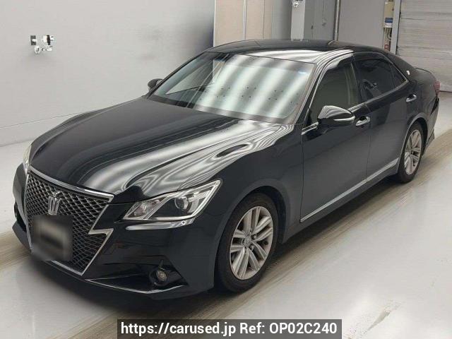 2013 Toyota Crown GRS210